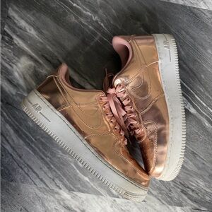 Women's Air Force 1 Metallic
Bronze